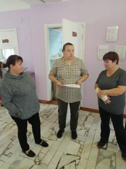 фото членов комиссии в школьной столовой 1